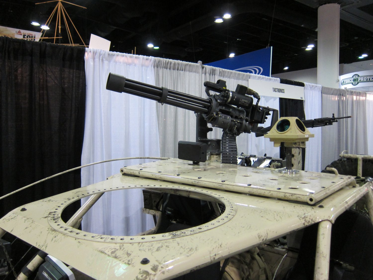 Garwood_Industries_M-134G_Gatling_Gun_Minigun_System_SOFIC_2011_DefenseReview_DR_7.jpg