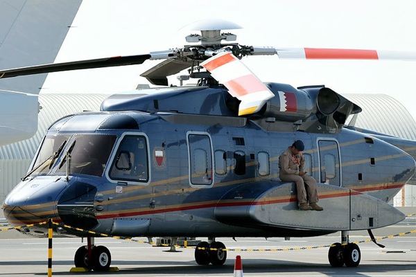 bahrain_airshow_helicopter_bahrain_airforce.jpg