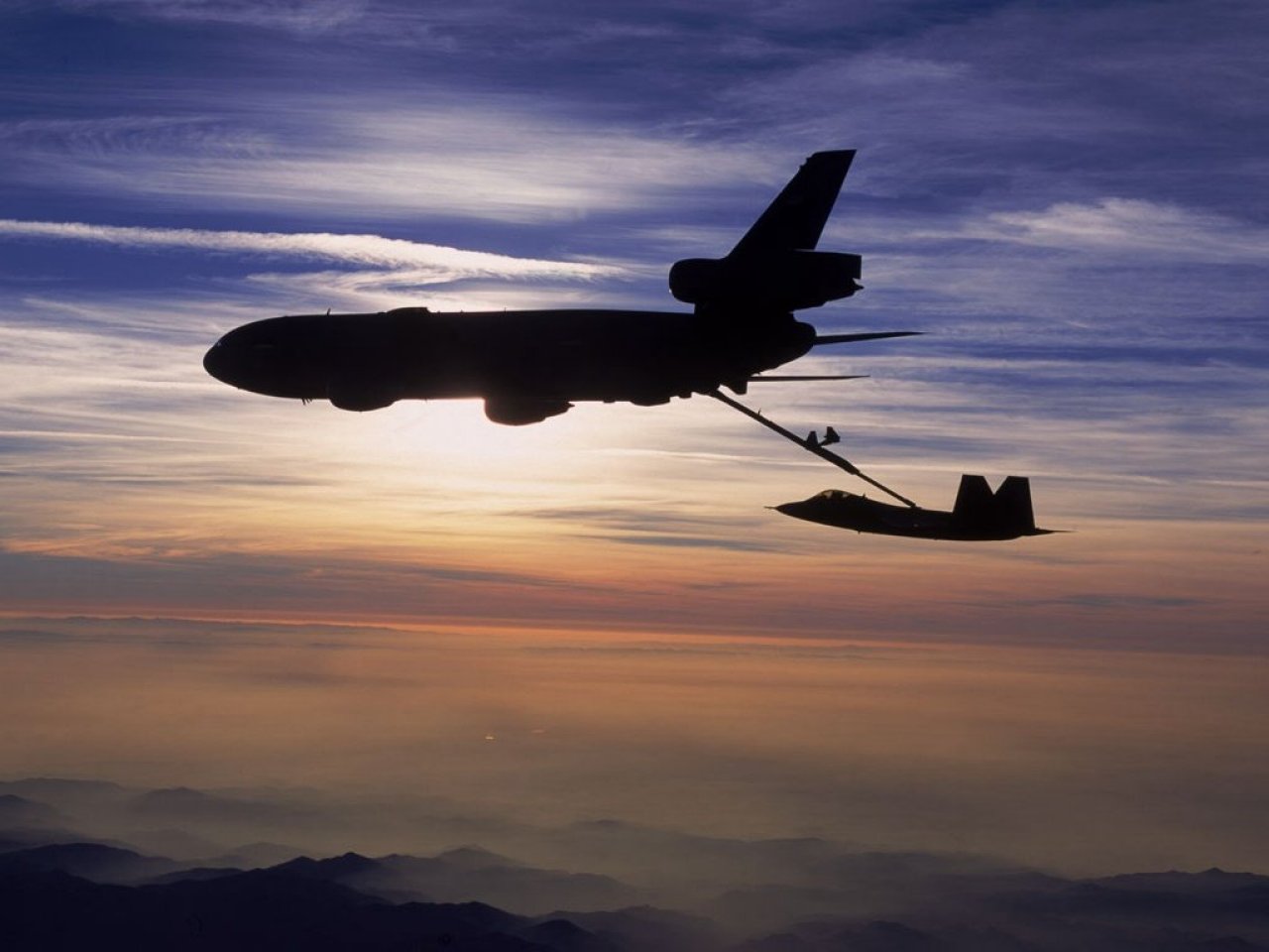 9_f22_raptor_fighter_plane_midair_refueling_usairforce_aviation_wallpaper_x.jpg