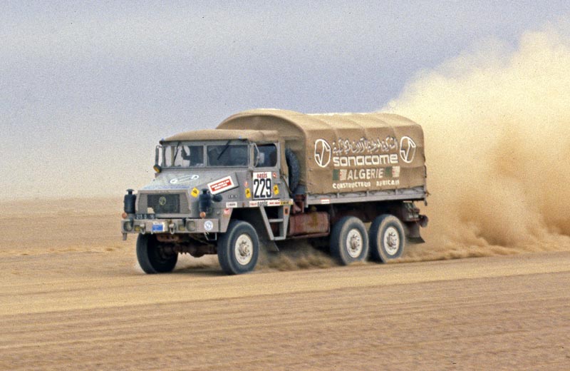 Dakar-1980-Sonacome-M210-roulant.jpg