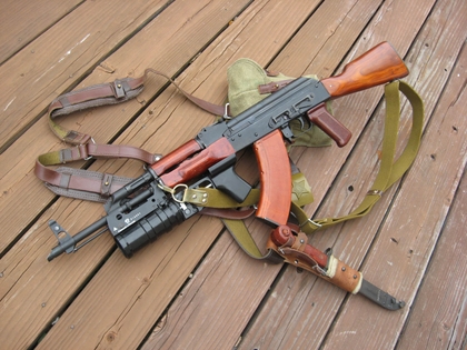 rifles%20weapons%20ak47%20grenade%20launcher%201600x1200%20wallpaper_www.knowledgehi.com_39.jpg