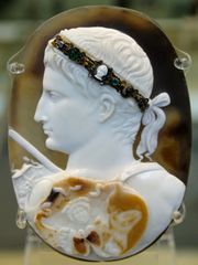 180px-Cameo_August_BM_Gem3577.jpg