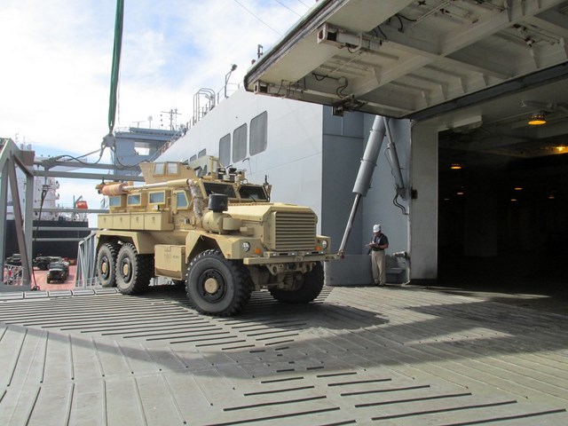 US_Navy_Mobile_Landing_Platform_MLP_Demonstrating_Key_Capabilities_8.jpg