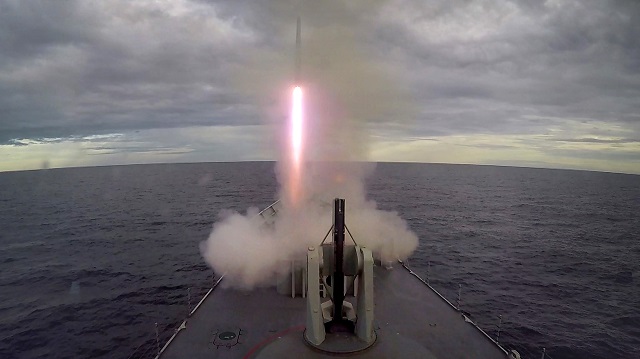 HMAS_Melbourne_Fires_Raytheon_ESSM_Missile.jpg