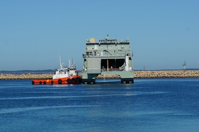 Austal_successfully_launched_first_High_Speed_Support_Vessel_for_the_RNO_640_002.jpg