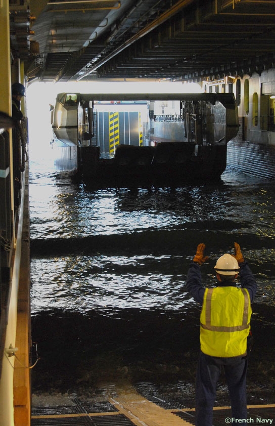 bold-alligator-2012-LCAT-EDAR-inside_mistral_class_bpc_lhd_french_navy.jpg