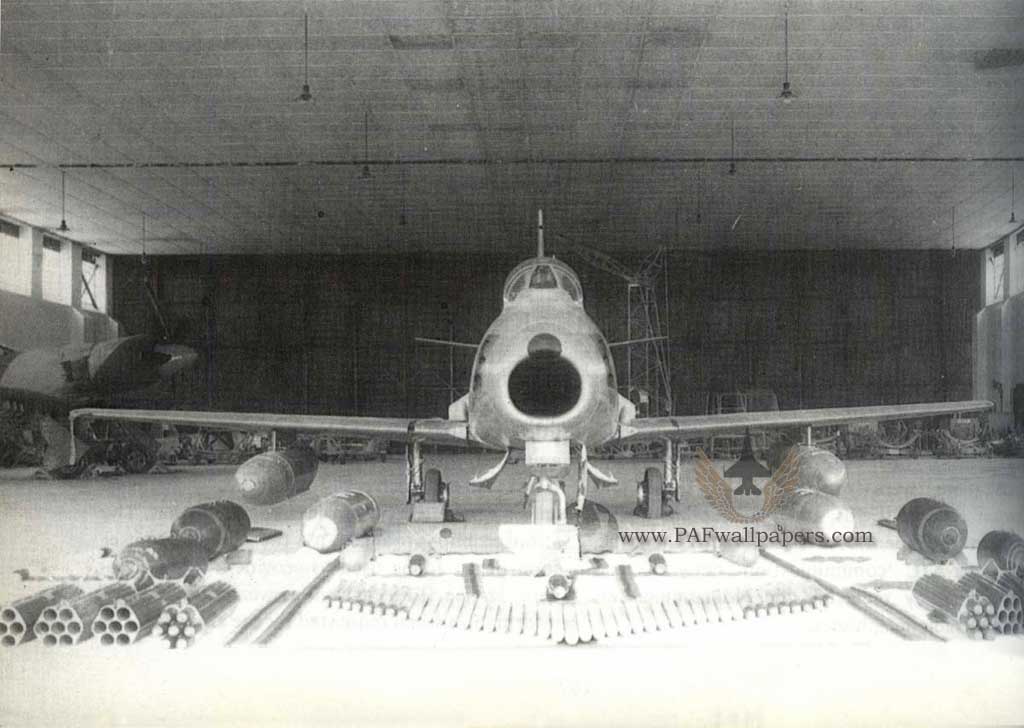 F-86_load.jpg