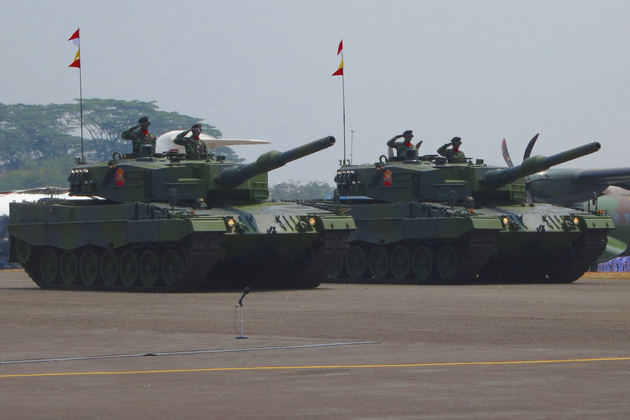 Leopard_2A4_Jakarta_Parade_5th_October_2013cropped.jpg