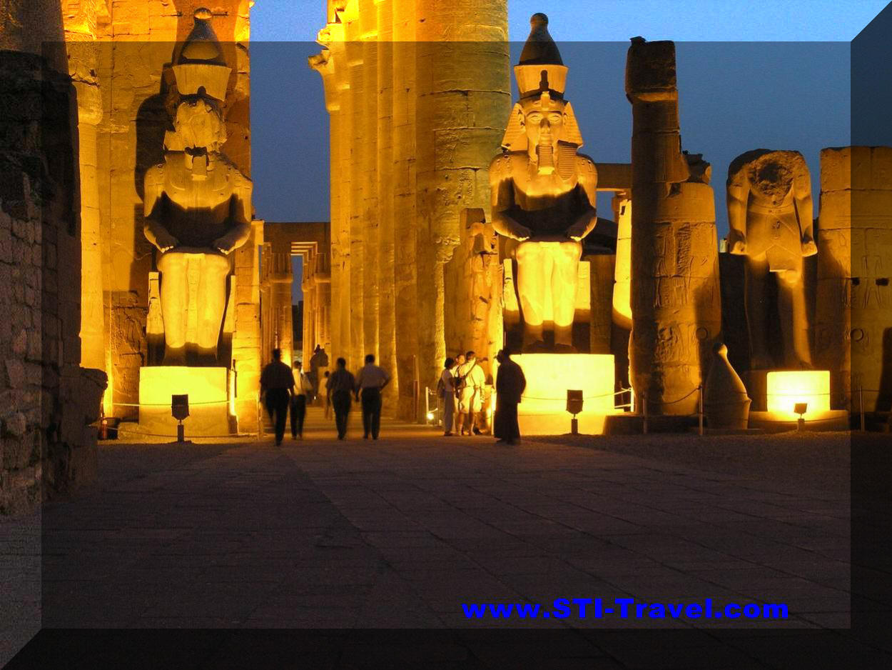 Egypt_Luxor_Karnak_Temple_view_bynight_STI.jpg