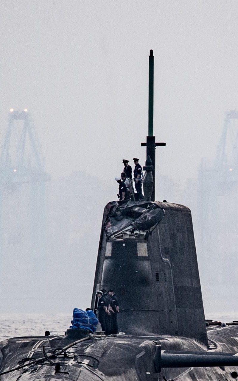 103716400_MS_Ambush_one_of_the_Royal_Navy%E2%80%99s_newest_Astute_Class_Nuclear_Submarine_limped_into_Gibral-xlarge_trans++NFEZnVB3RP23B7KvJz9yPyyt329mgcTzi6Gm-xo066A.jpg