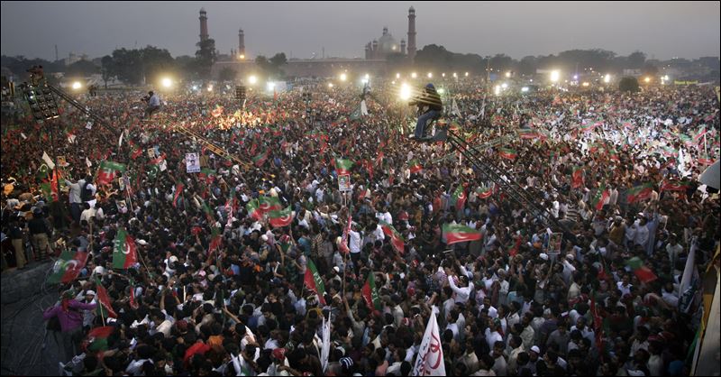 Pakistan-Imran-Khan-rally-supporters.jpg