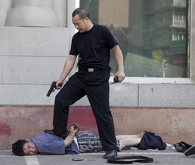 chines_police_shooting-uyghur.jpg
