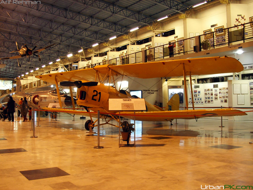Karachi%20-%20Air%20Museum%20-%20Gallery%20-%20Interior%20-%20Aeroplanes%20-%2004%20copy.jpg