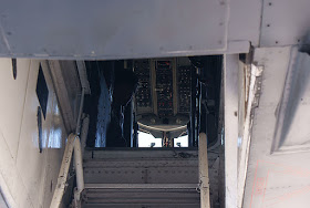 Rockwell_B-1B_Lancer_into_cockpit_MacDill_AirFest_5Oct2011_%252814512971180%2529.jpg