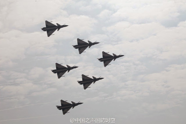 Chinese%2BAir%2BForce%2Baerobatic%2Bteam%2Bperforms%2Bat%2BZhuhai%2B2.jpg