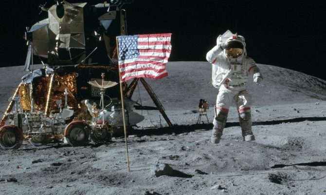 190507165152-apollo-11-moon-moments-still-3-full-169-2-e1563313584295-670x400.jpg
