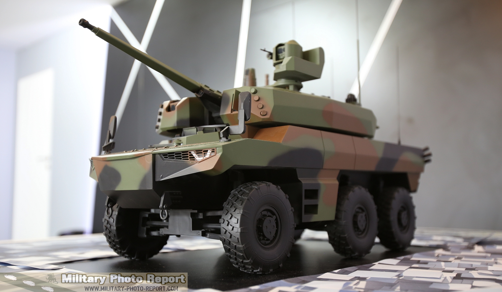 Petite%2Bmaquette%2Bdu%2BJAGUAR%2Bchez%2BNEXTER.jpg