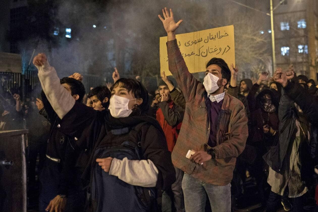 93-225228-slogan-decrypt-iranian-protests-2.jpeg