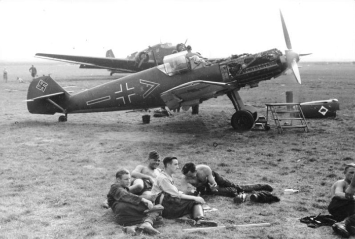 jg-53-bf-109-e-3-c-1939-1940-german-federal-archives.jpg