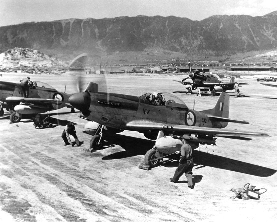 f-51ds_2_sqn_saaf_korea_may_19511.jpg