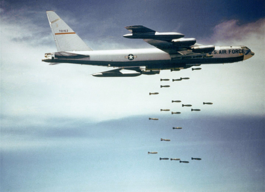 boeing_b-52_dropping_bombs-vietnam-circa-1965-1966.jpg