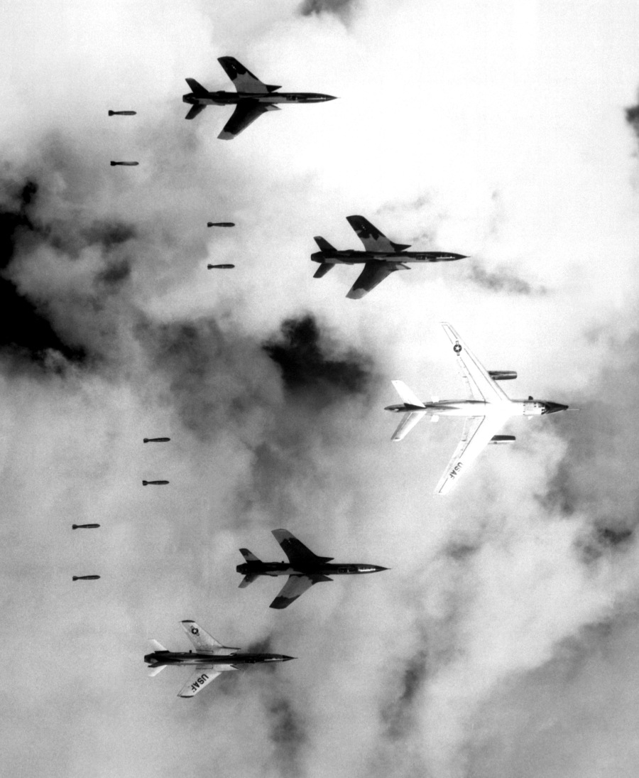 usaf-f-105-r-66-bombing_in_vietnam-june-14-1966-north-vietnam.jpg
