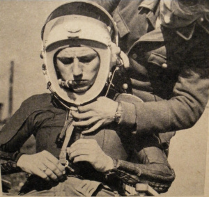 gdr-pilot-pressure-suit-1968.jpg