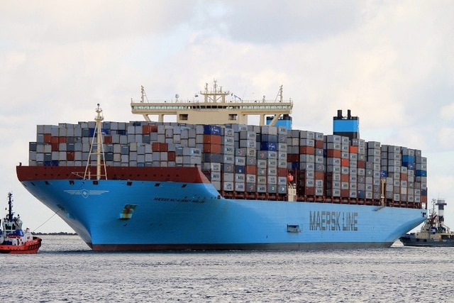 Maersk-mc-kinney-moller-plus-grand-navire-porte-conteneurs-affiche-soie-tissu-tissu-impression-sticker-mural.jpg_640x640.jpg
