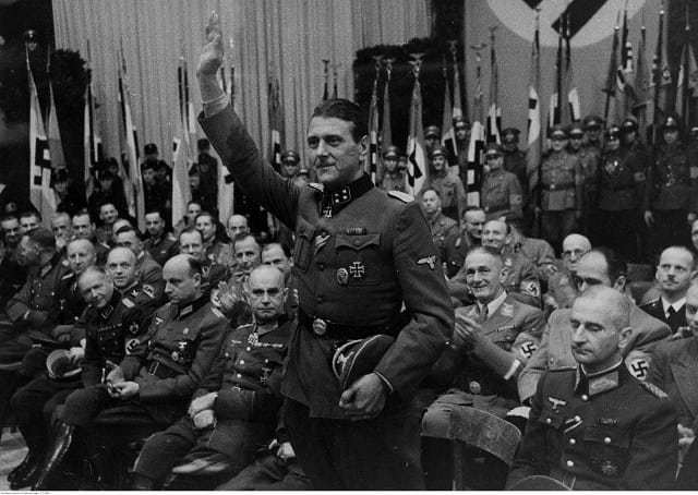 Major-Waffen-SS-and-Otto-Skorzeny-salutes-the-Reich-propaganda-minister-Joseph-Goebbels.jpg