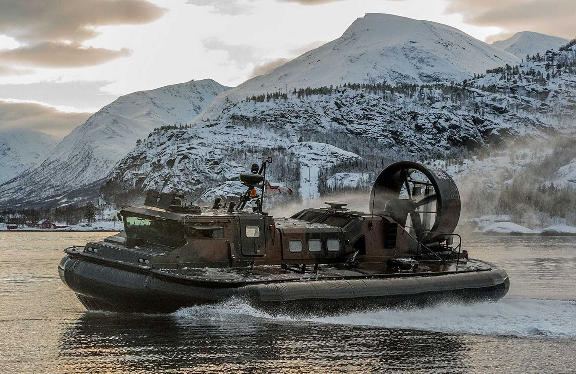 Pakistan_enhances_naval_capabilities_with_acquisition_of_three_British_LCACL_hovercraft_1920_001-aa33b104.jpeg