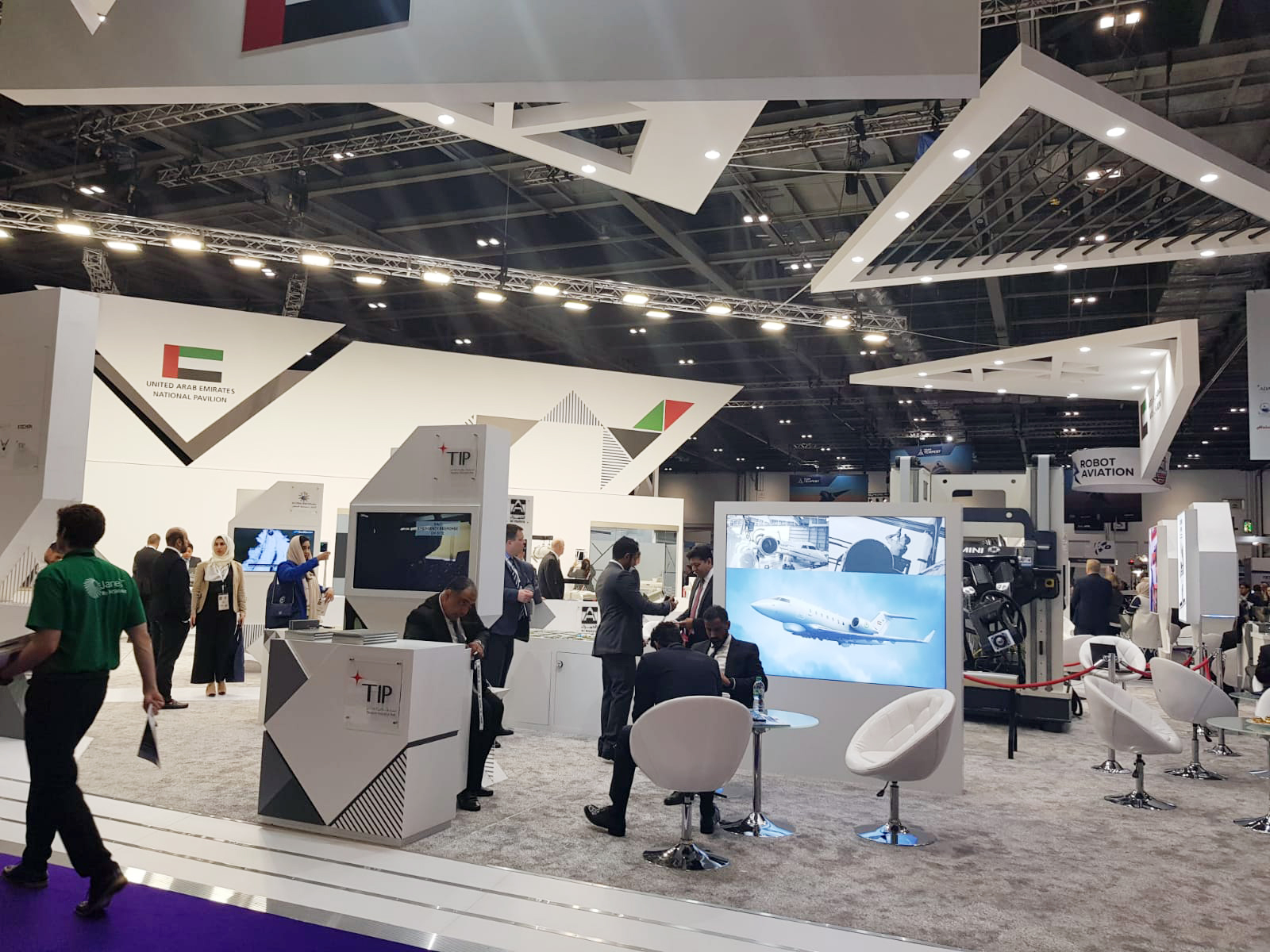 الإمارات تشارك في معرض  DSEI  الدولي  لأنظمة الدفاع والمعدات