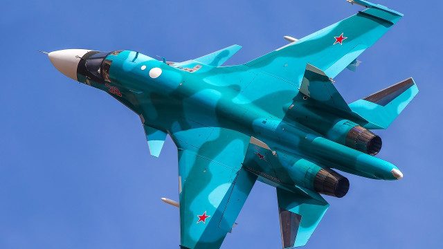الروسية Su-34 ثقيلة جدًا كمقاتلة وصغيرة جدًا مثل القاذفة الروسية Su-34 ثقيلة جدًا كمقاتلة وصغيرة جدًا مثل القاذفة
