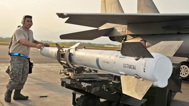 سنغافورة تقرر شراء 54 صاروخا من طراز AIM-120C-8 AMRAAMs الأمريكية سنغافورة تقرر شراء 54 صاروخا من طراز AIM-120C-8 AMRAAMs الأمريكية