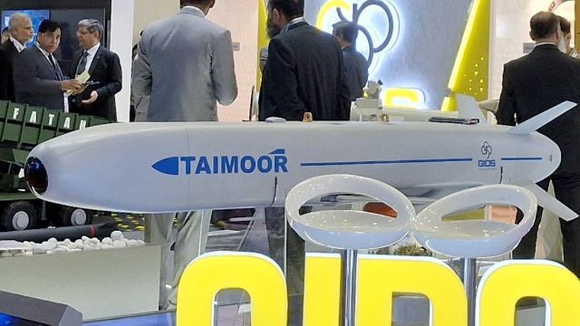 باكستان تستعرض صاروخ Taimoor AGM المضاد للسفن Pakistan-showcases-Taimoor-AGM-missile-with-anti-ship-role-1 باكستان تستعرض صاروخ Taimoor AGM المضاد للسفن Pakistan-showcases-Taimoor-AGM-missile-with-anti-ship-role-1