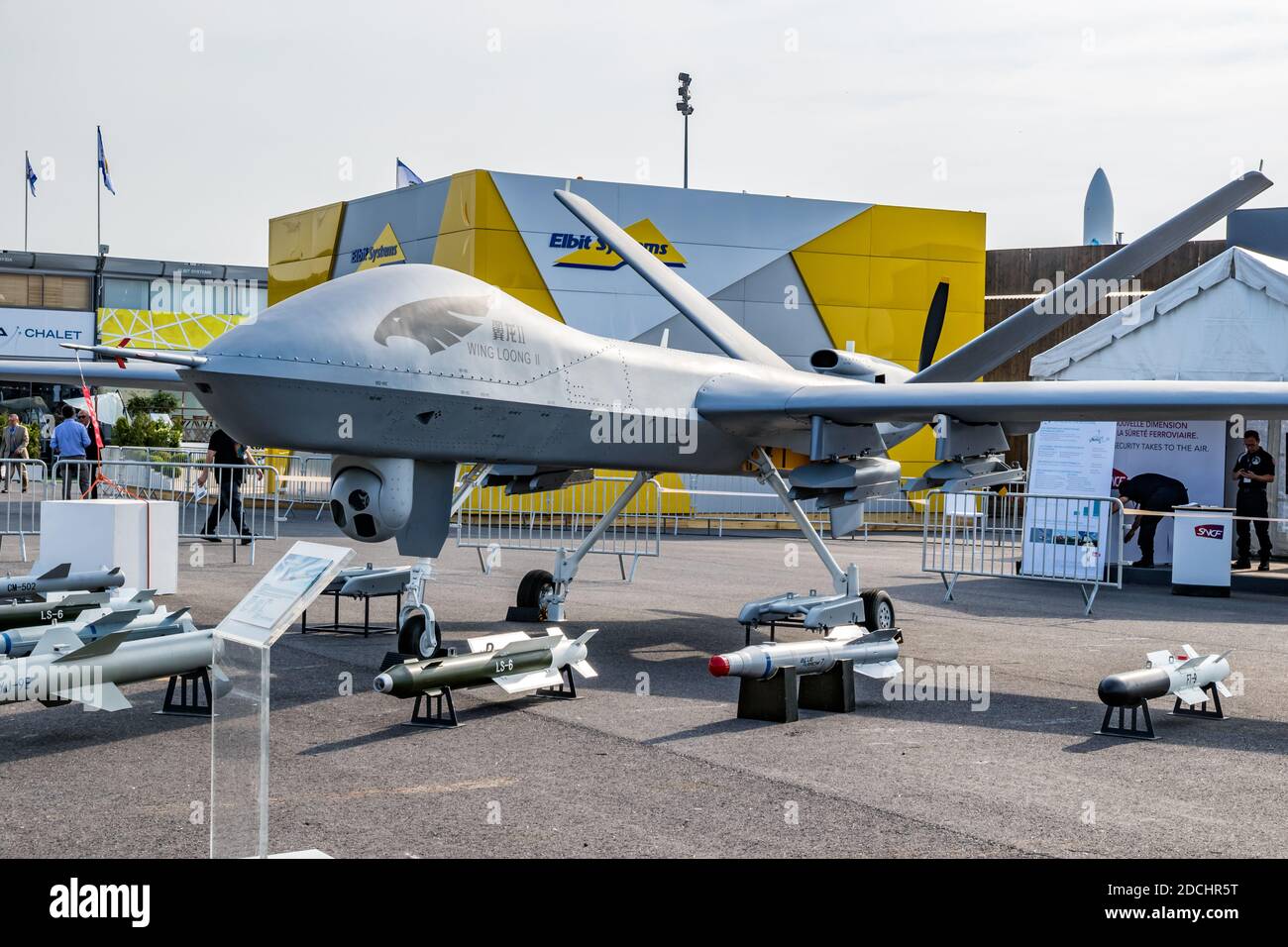 chinese-chengdu-aircraft-industry-group-caig-wing-loong-ii-military-uav-drone-showcased-at-the-paris-air-show-france-jun-22-2017-2DCHR5T.jpg