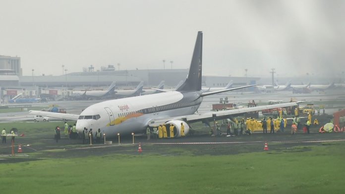 SpiceJet plane overshoots runway SpiceJet plane overshoots runway
