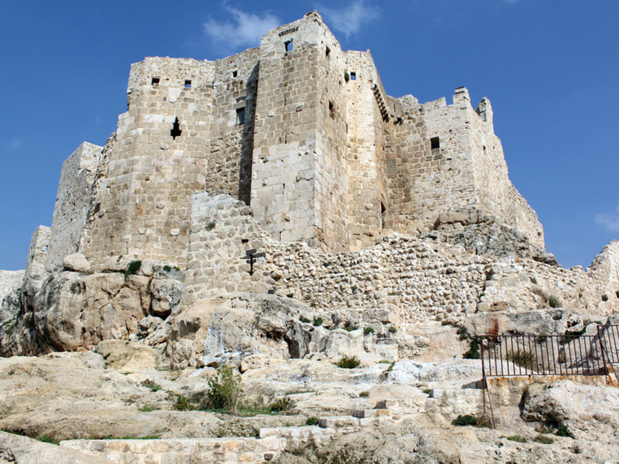 Remains-castle-Masyaf-Syria.jpg
