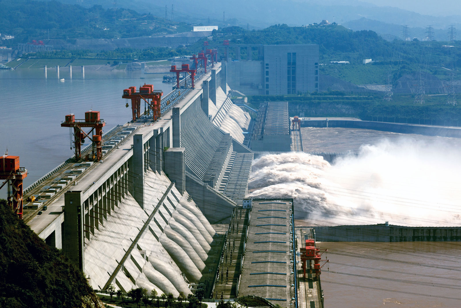 Yichang-Three-Gorges-Dam-Yangtze-River-China.jpg