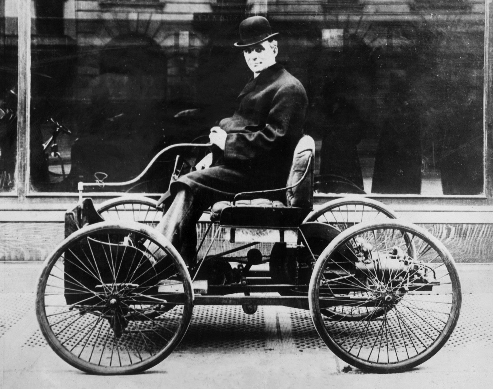 Henry-Ford-car-driving-Quadricycle-speeds.jpg