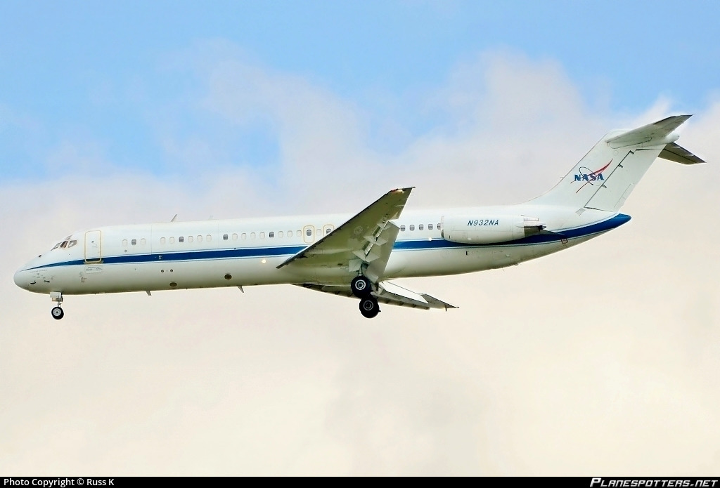 n932na-nasa-mcdonnell-douglas-c-9b-skytrain-ii-dc-9-32cf_PlanespottersNet_301013_5651917a24_o.jpg