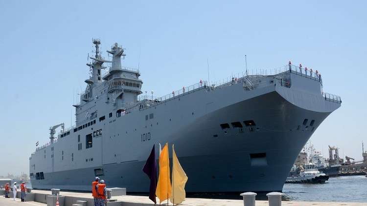 البحرية المصرية تنقذ سائحين فرنسيين