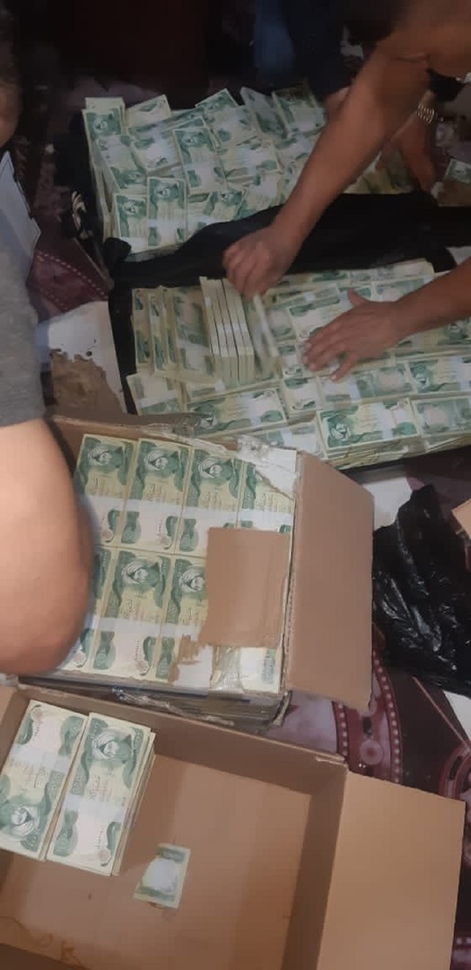 العراق.. ضبط مطبعة نقود مزيفة طبعت نحو 11 مليون دولار (صور)