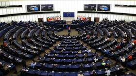 البرلمان الأوروبي يدعو لاحترام الحقوق والحريات في تونس ويدين حصر السلطات في يد الرئيس