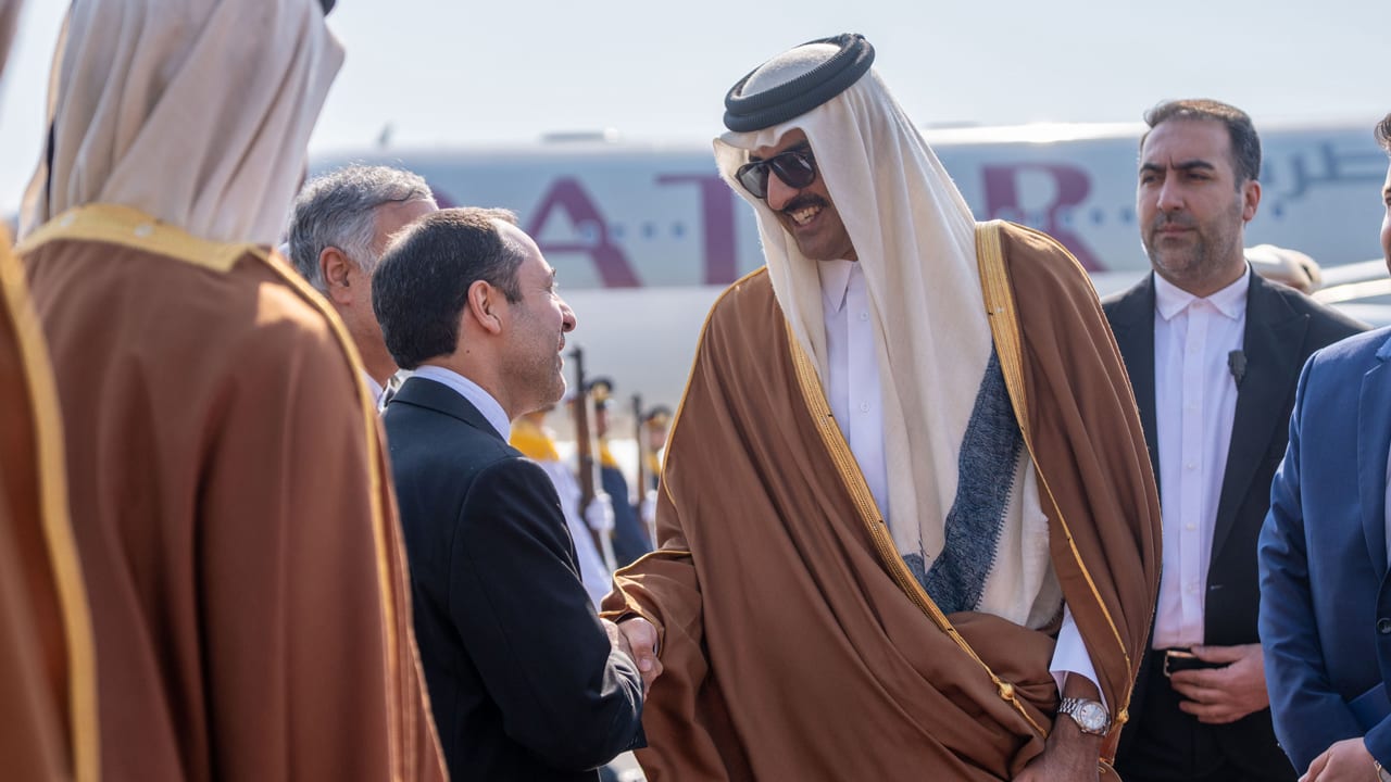 أمير قطر الشيخ تميم بن حمد يصل طهران بزيارة رسمية أمير قطر الشيخ تميم بن حمد يصل طهران بزيارة رسمية