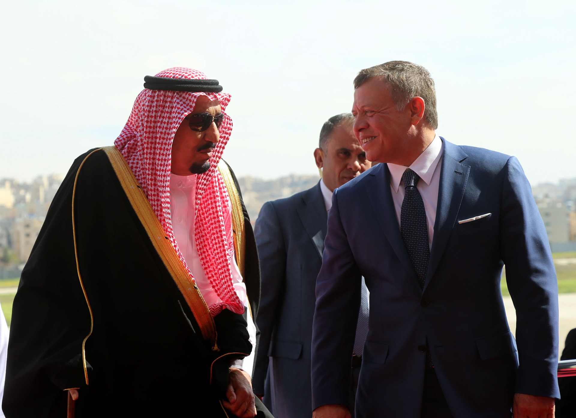 العاهل السعودي يبعث رسالة دعم للأردن.. والملك عبدالله يُثمن موقف الرياض العاهل السعودي يبعث رسالة دعم للأردن.. والملك عبدالله يُثمن موقف الرياض