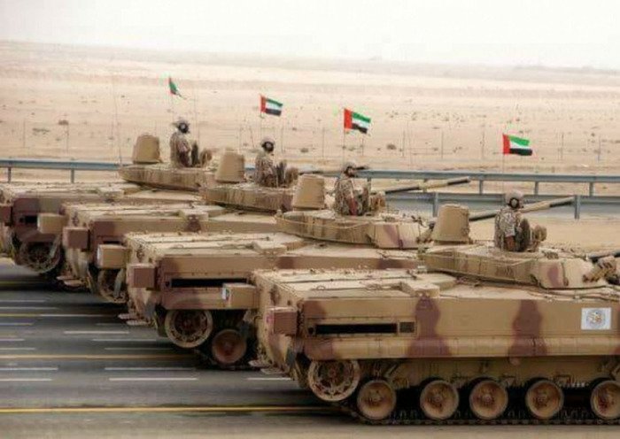 15857-UAE-tanks-parade-700_496.jpg