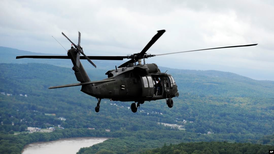 أنباء عن فقدان الاتصال بمروحية من طراز بلاك هوك UH-60