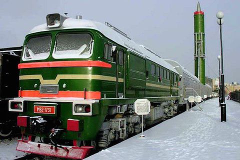 54d10d009b6de_-_russia-nuke-train-de.jpg