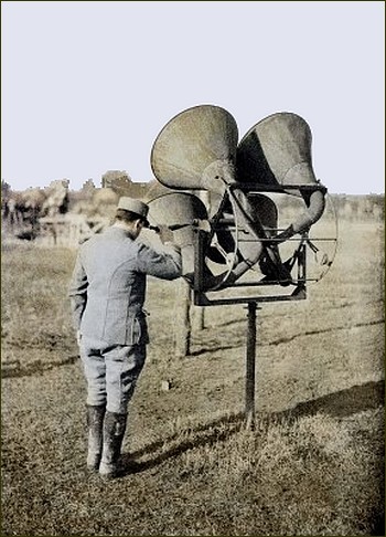 011-D-tecteur-acoustique-sur-pied-4-cornets-couleur-1914.jpg