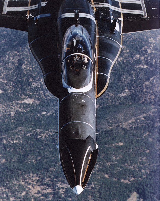 NASA-F-18-HARV-with-active-strakes-Courtesy-of-NASA-Dryden-Flight-Research-Center-65.jpg